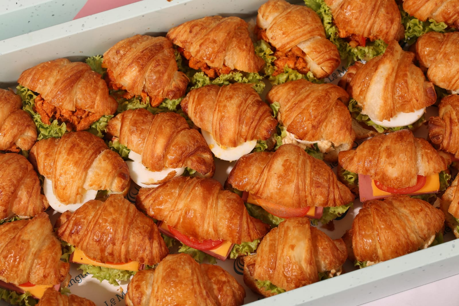 Croissant Sandwich ساندوتش كرواسون